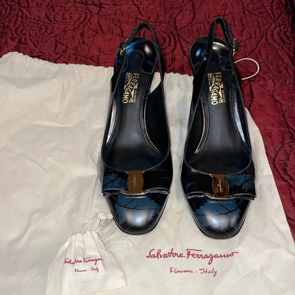 Salvatore Ferragamo Sling Back Heel SZ 11C perfect if you wear 10B - Picture 1 of 8